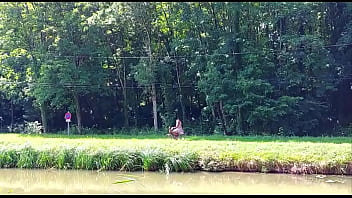 Preview 1 of Xoxoxo Porno Fas - LESLY FAIT DU VELO