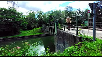 Preview 4 of Xoxoxo Porno Fas - LESLY FAIT DU VELO