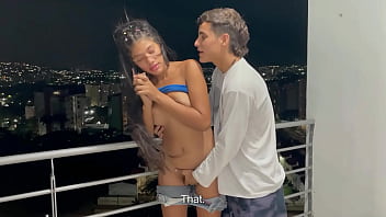 Preview 3 of Wwwwwxxxxxxz - Se la meto a mi timida y peque&ntilde_a hermanastra hasta dar un orgasmo rico de su apretado co&ntilde_o y termino d&aacute_ndole toda mi rica leche de mi enorme pene.