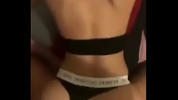 Preview 4 of Bigbang Bus - SEXO MA&Ntilde_ANERO CON ESTA DIOSA!