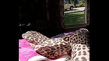 Preview 3 of Porno Bestemmie In Webbcam - Leopard tights tease