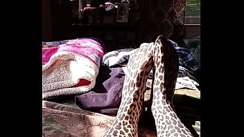Preview 1 of Porno Bestemmie In Webbcam - Leopard tights tease