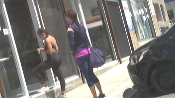 Preview 1 of Old Turk Man - En la fila del gym