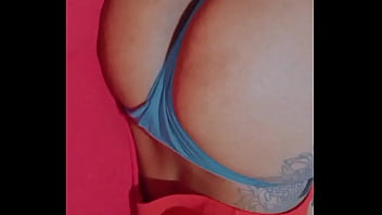 Preview 4 of Bang Minah - NO CUZINHO E MAIS GOSTOSO @ALICEMILGRAU69 MOSTRANDO SEU RABAO PARA F&Atilde_ EM CHAMADA DE VIDEO