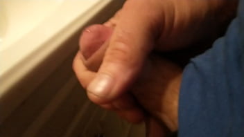 Preview 2 of Turnah Big Slut - Quick masterbation and cum