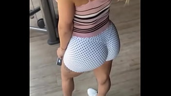 Preview 2 of Princesskate1 Periscope - Qual desses 2 looks te d&aacute_ mais tes&atilde_o? Academia ou empres&aacute_ria?