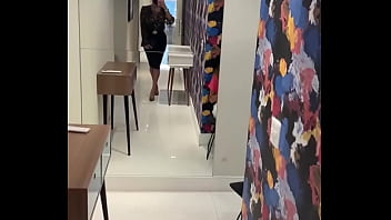 Preview 3 of Princesskate1 Periscope - Qual desses 2 looks te d&aacute_ mais tes&atilde_o? Academia ou empres&aacute_ria?