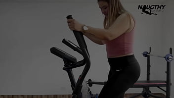 Preview 1 of Lisa Hunter - He masturbates in the gym when he talks to his lover