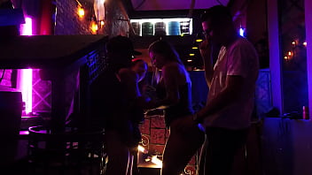 Preview 2 of Kegels Teen - Casais liberais transam na balada - Manuh Cortez - Big Paulo Marcelo - Jota - Mary RedQueen