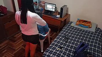 Preview 1 of Xnxxhospital Frivideos - esposa cornuda habla con su amiga mientras yo la follo por atras: mi mujer se esta arreglando el cabello mientras yo me aprovecho de su rica amiga,  le meto mi gran polla y la follo bien duro sin hacer ruido