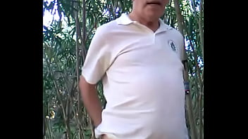 Preview 2 of Hip On Cock - Desnudo en un parque Amate 2