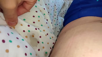Preview 3 of Gan Xnxx - Gaste85,  I pee in my bed.