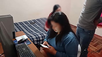 Preview 1 of Boss Dex - Esposa cornuda paga mis deudas mientras yo me follo a su amiga: llego a mi casa y esta mi esposa con su rica amiga y mientras ella paga mis deudas yo le destroso el rico culo a su amiga con mi gran polla ,  casi nos pilla