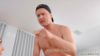 Preview 1 of Cif Penisli - Facial By Surprise 2 / Brazzers  / download full from http://zzfull.com/by