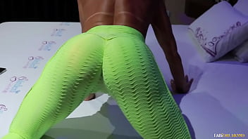 Preview 2 of Beeg Nzxxx Com - Milf gostosa faz treino intenso com seu personal trainer fodendo forte - Fabi Drumond