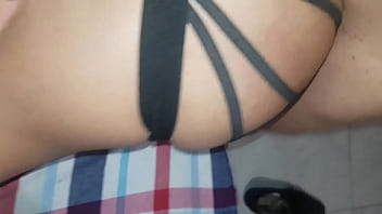 Preview 2 of Girl Biting Man Nipple - Le llene el ano de leche a una putita bien pasiva y sumisa