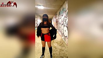 Preview 3 of Play With My Wife Pussy Please - Orinando en publico y mostrando mi cuerpo en la calle