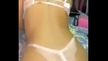 Preview 2 of Ah Little Girl - Novia Perra