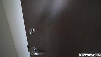 Preview 1 of Bokep Mama Muda Hot - Horny Johnny pummels Havana Bleu&#039_s milf pussy and release all of his cum