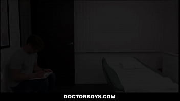 Preview 1 of Mom Masage Sex Yoga - Straight Twink Fucked By Doctor During Routine Visit - Felix Fox,  Marco Napoli