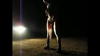 Preview 1 of Fula - exhib hard une nuit d&#039_hiver