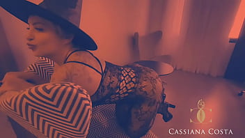 Preview 1 of Priya Rai Milf Tied To Bed - A Bruxinha Cassiana Costa ataca no Halloween em Fortaleza