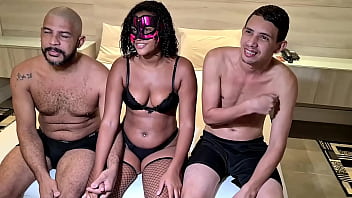 Preview 1 of Gum Out Pussy - Bastidores da grava&ccedil_&atilde_o novinha Mary Bombom em sua primeira vez no canal fazendo anal e dupla penetra&ccedil_&atilde_o