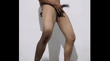Preview 1 of Ver Rico Sexo Bajinal Con Enanos - Hombre se divierte en la sala