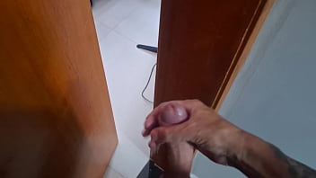 Preview 4 of Best Hd Thai - Corno chega em casa da de cara com esposa de quatro dando pro piscineiro da casa!