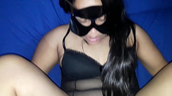 Preview 4 of Girl Us Girl - Novinha chupou o pau e depois levou uma gozada dentro da bucetinha carnuda.