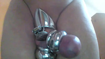 Preview 2 of Clips Catsiut - extrem split balls