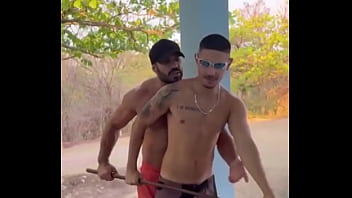Preview 2 of Snnuy Xxnx - Chamei os amigos pra jogar sinuca e me fizeram pegar em seus tacos. - Free