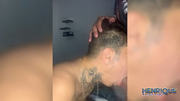 Preview 1 of Porno Piec Com - O MOTOBOY N&Atilde_O LEVOU O TROCO DA PIZZA PRA N&Atilde_O FICAR NO PREJU&Iacute_ZO ELE ME DEU A ROLA GROSSA DELE E ME FEZ AFOGAR