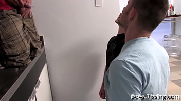 Preview 1 of Velha Oculos - Kelly Cooper and Zack Randall piss on each other and fuck