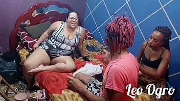 Preview 2 of Reverse Kissing Year Petite - Um bate papo com Valeska a chubby boca de veludo e  Nicoli Fox.