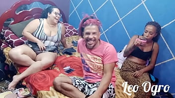 Preview 4 of Reverse Kissing Year Petite - Um bate papo com Valeska a chubby boca de veludo e  Nicoli Fox.
