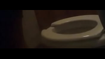Preview 1 of Braazer Xxx2017 - Wc chaparrita en el ba&ntilde_o