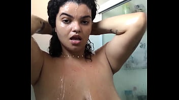 Preview 4 of May Beta Sex Nf - Se eu te convidasse pra tomar banho comigo voc&ecirc_ viria? Divindindo o chuveiro comigo. Me ajude a passar o sab&atilde_o em todo meu delicioso corpo e nos meus peitos....