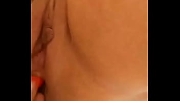 Preview 3 of Small Pusshy - Bulet no meu cuzinho.