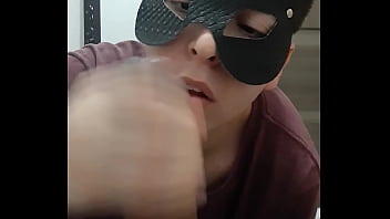 Preview 2 of Sarkarisex Com - Novinho pirocudo veio me visitar