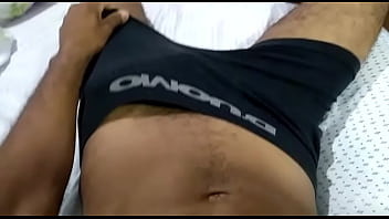 Preview 2 of Big Amazon Ass Jenson - Mostrando s&oacute_ a cabecinha na cueca