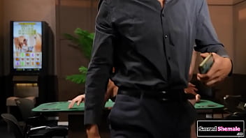 Preview 3 of Rencontre Jmj - Security guard barebacks TS Daisy Taylor