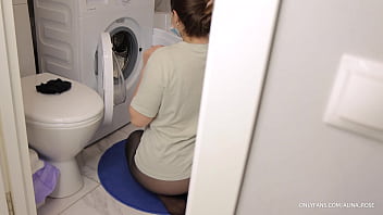 Preview 1 of Yoga Booty Jizz Porsntar - Fucked my step sister in pantyhose while she was stuck in the washing machine