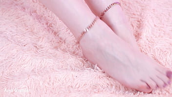 Preview 3 of Mube Xxx - oil feet girl (Arya Grander)