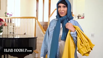 Preview 2 of Xvidose - Curious Perfect Assed Muslim Beauty With Hijab Gets Her Tight Pussy Pounded By Horny Instructor