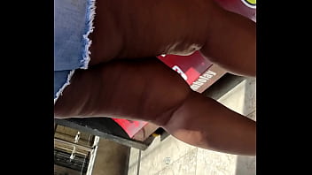 Preview 3 of Mesenger Onlayn - Huge black ass on booty shorts
