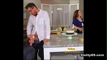 Preview 2 of Big Strit - Sexo anal gay escondido da fam&iacute_lia na cozinha