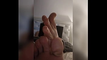 Preview 4 of Bulu Xde - TOMAS shows his feet while doing his homework