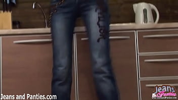 Preview 1 of Sunny Leone Por Np - I know you love it when I tease you in jeans