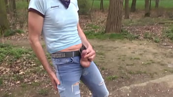 Preview 3 of Frist Time Seal Open Sexy Video - vollgepisst im Wald